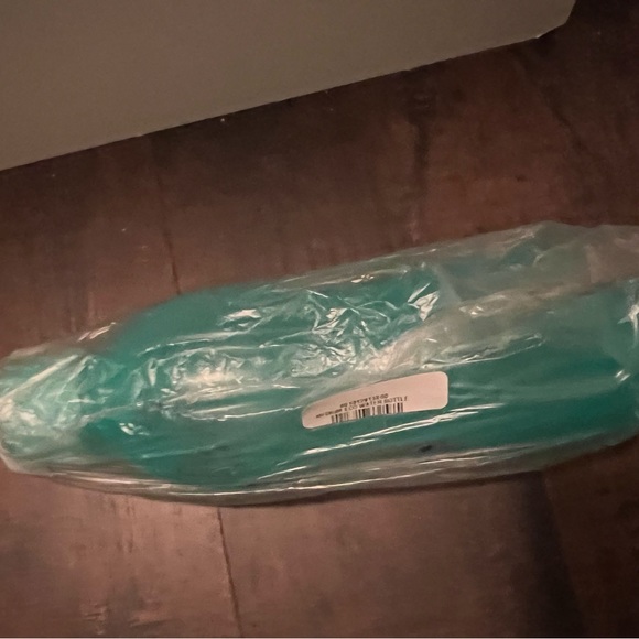 Tupperware Water Bottle— Surprise Color and Size with Purchase of other Item - Picture 5 of 7